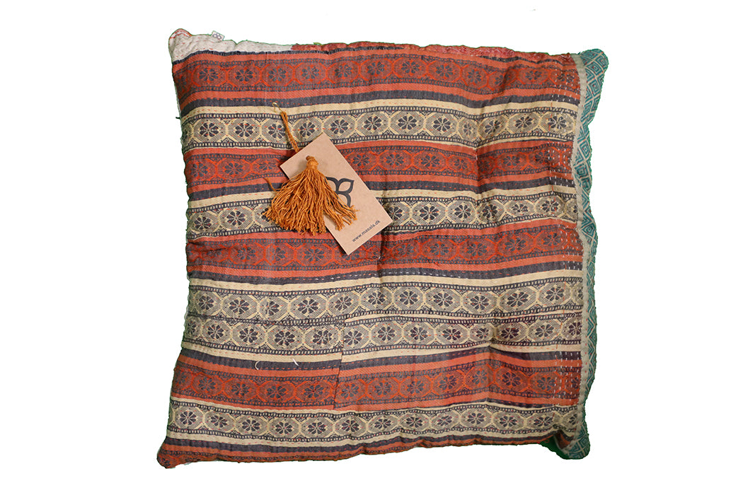 Kantha vintage hynde – Recycled Bomuld | 40x40 cm | MASALA