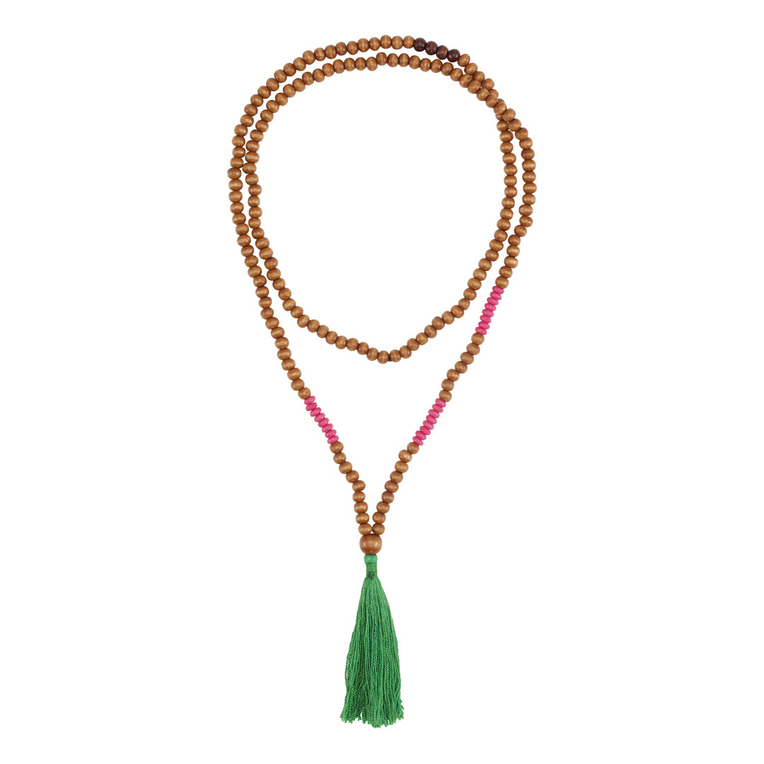 Necklace with wooden beads of mango wood green tassel