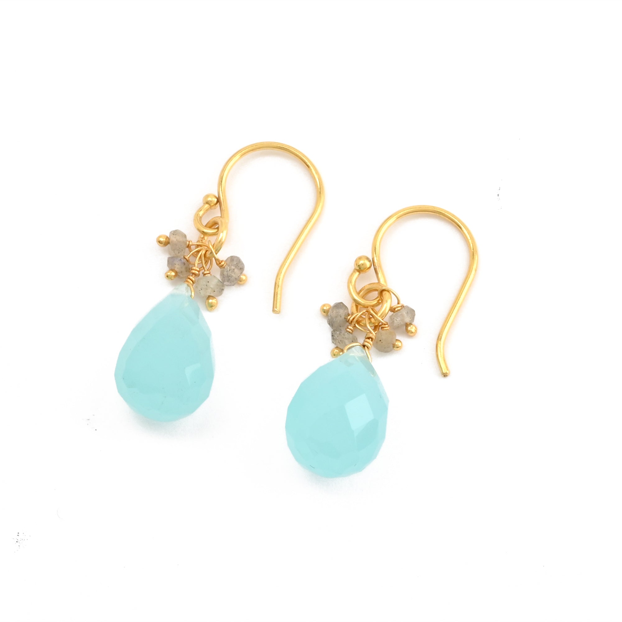 Ørering med vedhæng af aqua chalcedony og labradorite