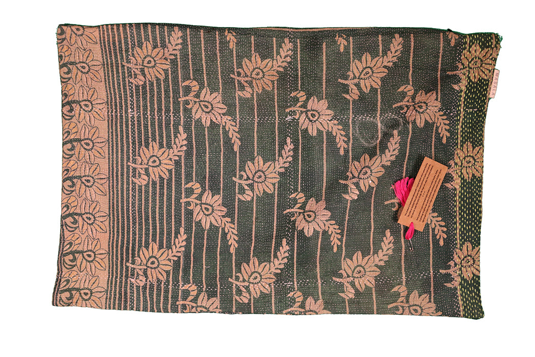 Sari Kantha Pude – Unik Vintage 40x60 cm | MASALA